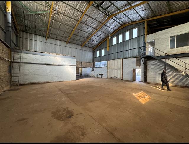 349M² WAREHOUSE TO LET IN MANUFACTA